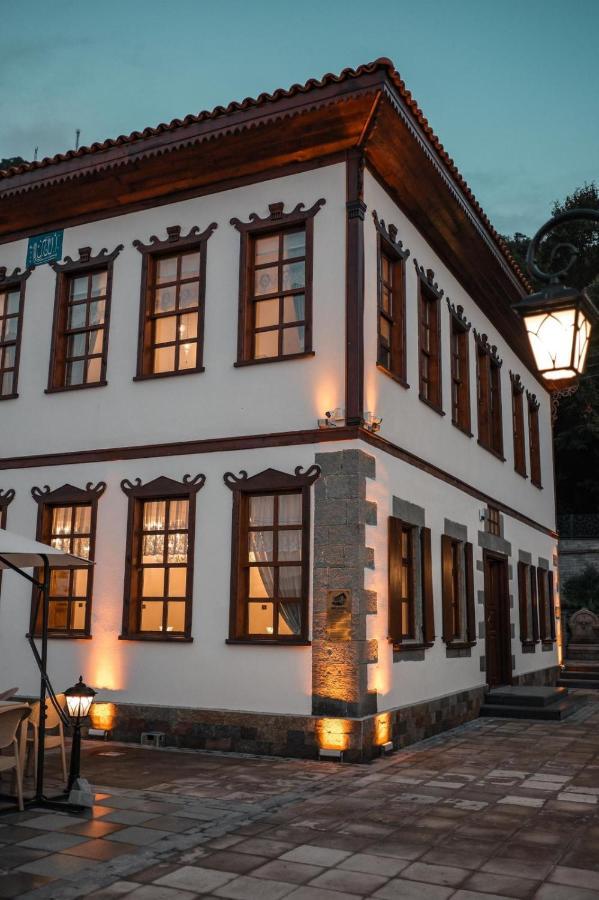 Oemer Cakiroglu Konagi Sürmene Buitenkant foto